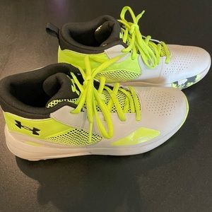 Under Armour Kids Shoes - Size 4.5